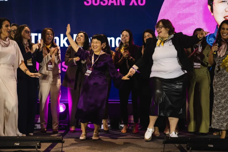 Celebração Susan Xu no Summit Rental Gestoras 2026, Pullman Guarulhos