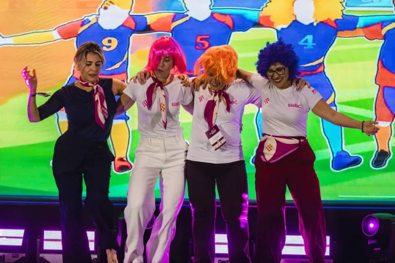 Dança no palco no Summit Rental Gestoras 2026, Pullman Guarulhos