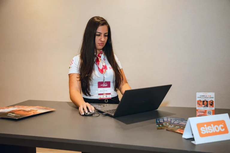 Estande Sisloc no Summit Rental Gestoras 2026, Pullman Guarulhos