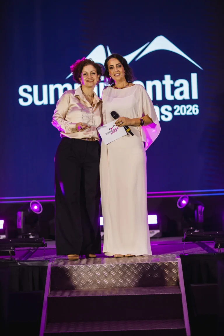 Homenagem palestrante no Summit Rental Gestoras 2026, Pullman Guarulhos