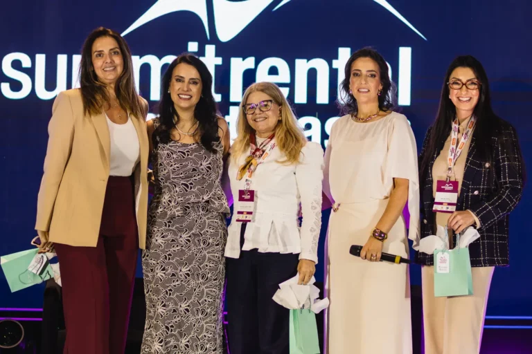 Painelistas foto no Summit Rental Gestoras 2026, Pullman Guarulhos