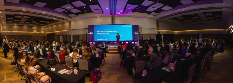 Panorâmica keynote no Summit Rental Gestoras 2026, Pullman Guarulhos