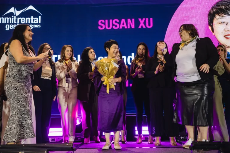 Susan Xu homenagem no Summit Rental Gestoras 2026, Pullman Guarulhos