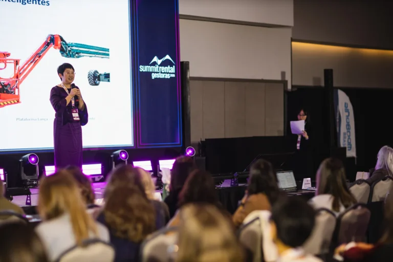 Susan Xu plateia no Summit Rental Gestoras 2026, Pullman Guarulhos